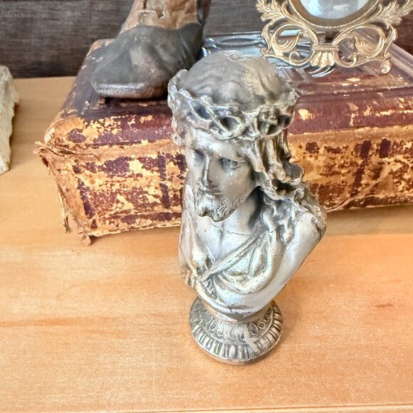 Antique Small Bust of Jesus with The Crown of Thorns - Picture 8 of 14
